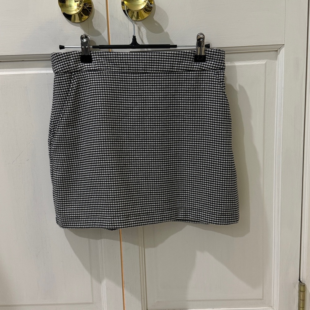 Black and White Houndstooth Skirt
